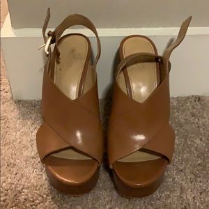 Micheal Kors biege platform